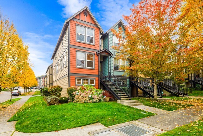 Luxury West Seattle 2 Bedroom Townhouse - Luxury West Seattle 2 Bedroom Townhouse