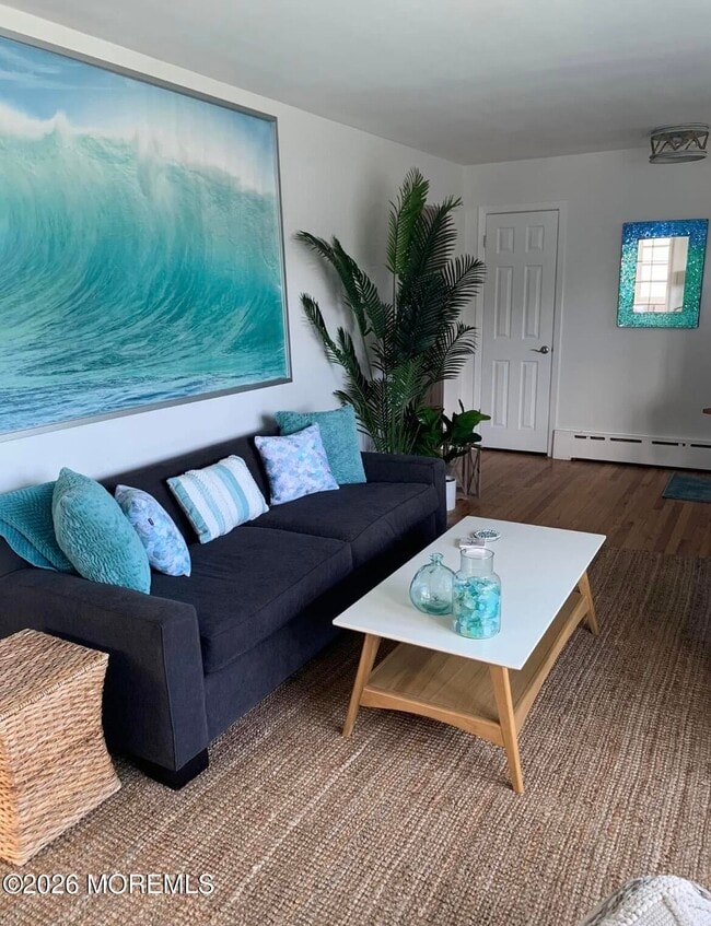 Photo - 2001 Main St