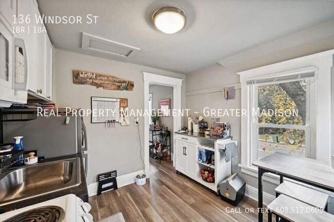 Photo - 136 Windsor St