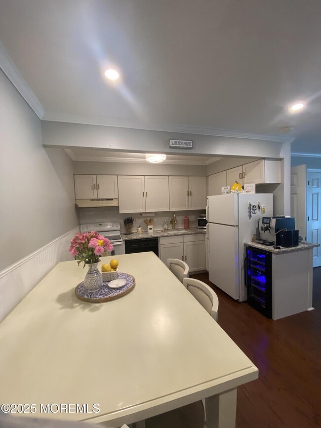 Photo - 1382 Ocean Ave Unit b1