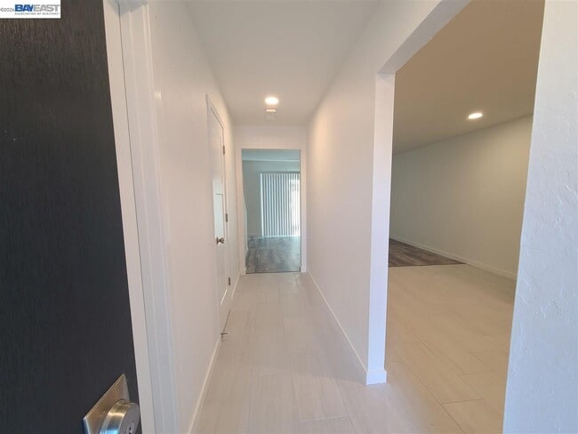 Photo - 749 Palomino Dr