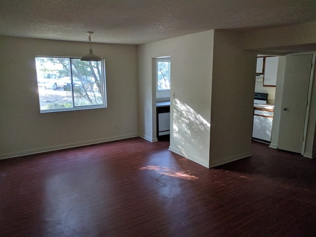 Photo - Inverness Apartments