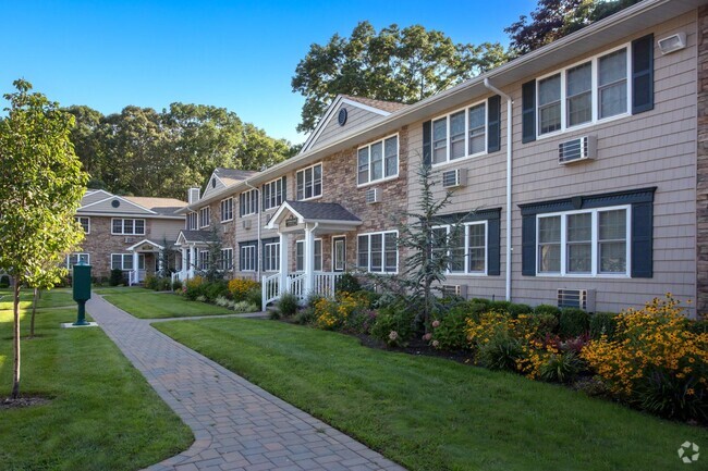 Building Photo - 164 Rollstone Ave Unit 02 Rental