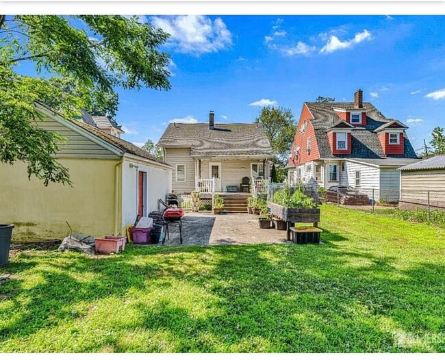 Photo - 305 Penfield Pl Unit 2