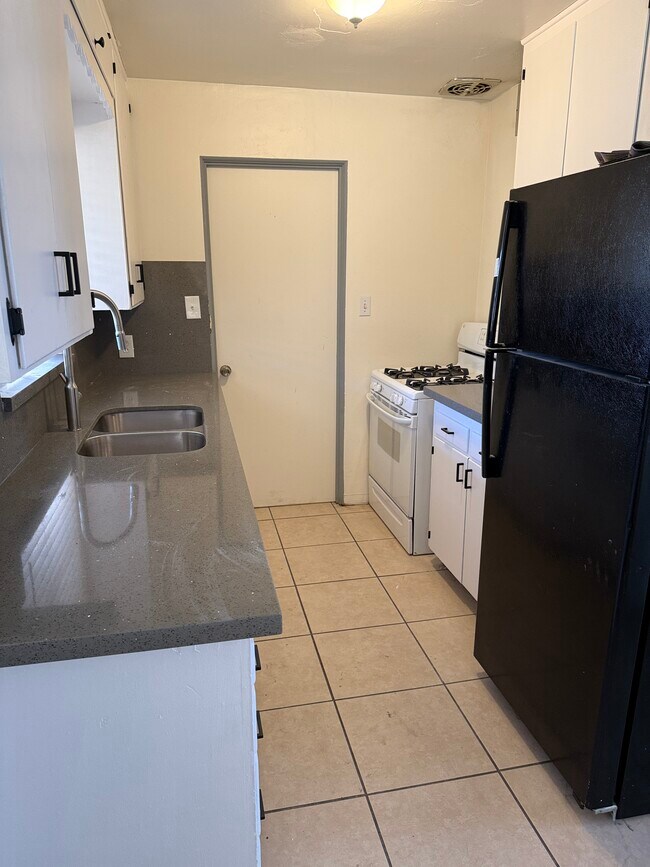 Photo - 223 E 2nd St