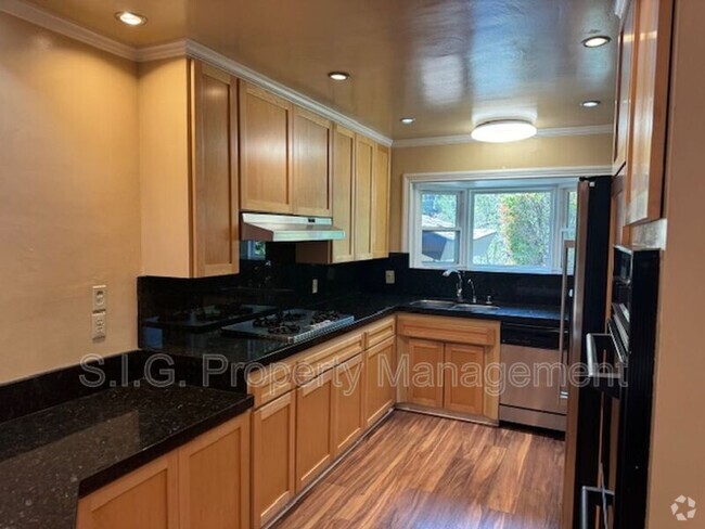 Building Photo - 2279 Saranne St Rental
