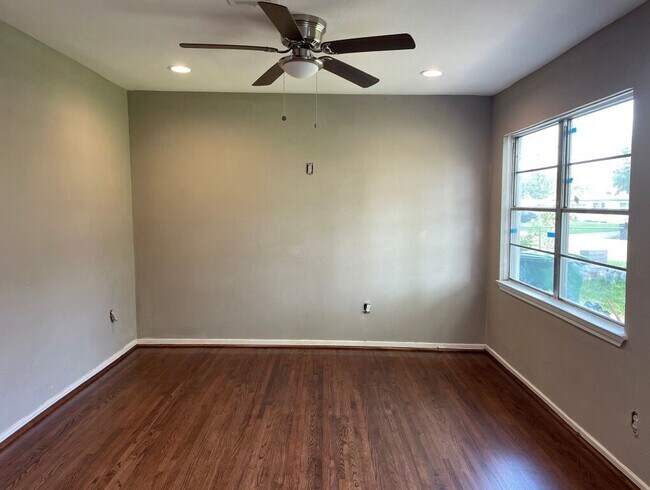 Photo - 4914 Meadow Park Dr