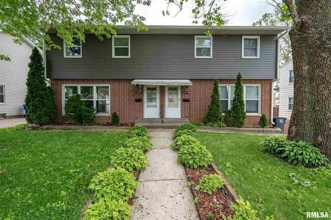 Building Photo - SW 424/426 30th Ave duplex Unit 424 Rental