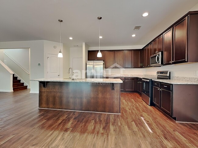 Photo - 138 Waverly Way