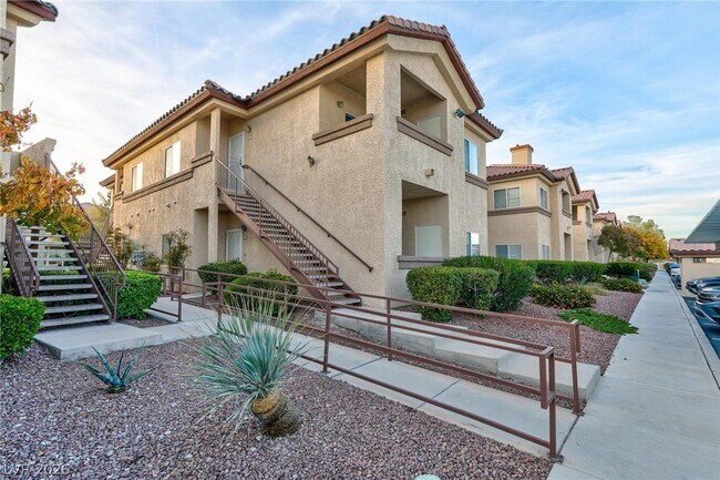 Photo - 8501 W University Ave Unidad 2077