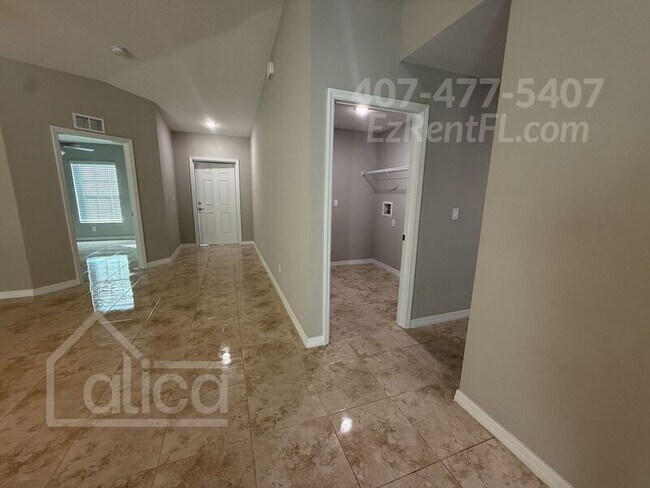 Photo - 577 Sea Fury Ave SW