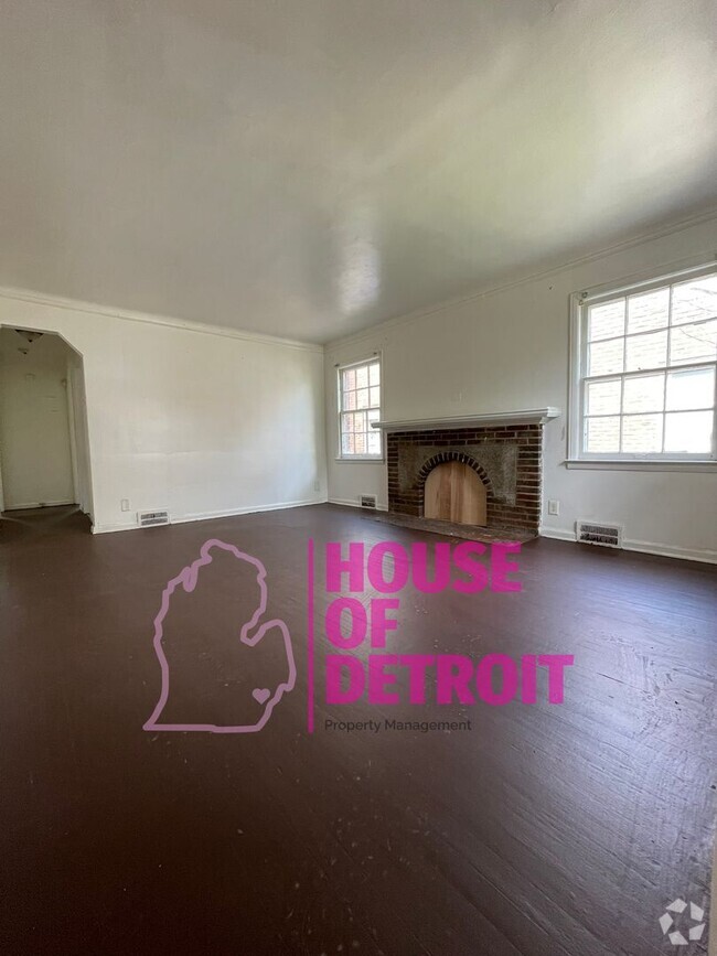 Building Photo - 3 BEDROOM 1 BATH BUNGALOW FREE PRE-SCREEN Rental