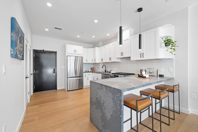 Photo - 693 Sutter St Unit 4