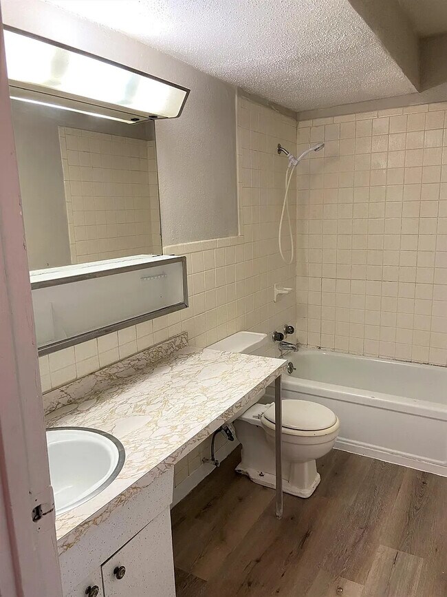 Photo - 204 21st Ave Pl