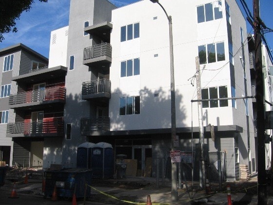 Building Photo - 1555 Gordon St Rental