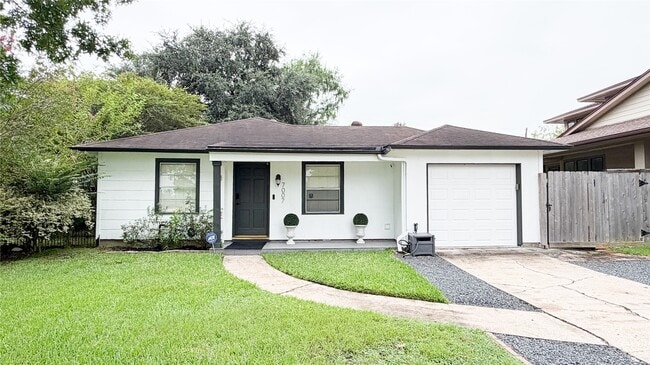 Building Photo - 7007 Housman