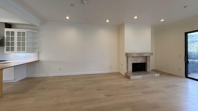 Photo - 16000 Sunset Blvd