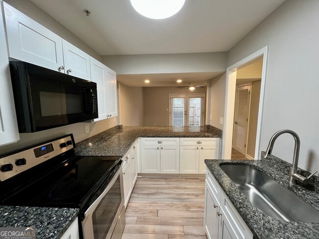 Photo - 3241 Turner St