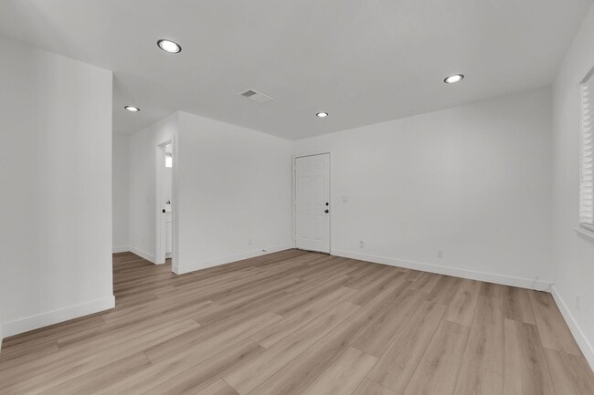 Photo - 3100 Chadford Pl