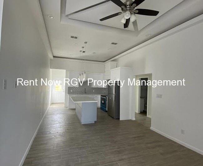 Photo - 1002 N Glasscock Rd Unit 3