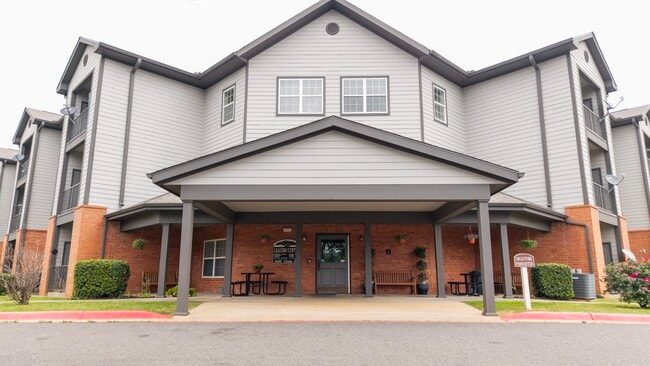 Dwell at the Arbor - Dwell at the Arbor Apartments