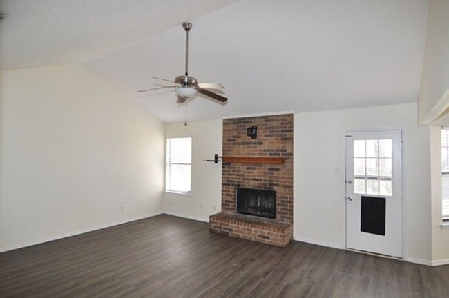 Photo - VIEW NOW/COMING SOON - Beautiful 3-2-2 in Saginaw with Quartz Counters & Large Backyard-Eagle MT-...