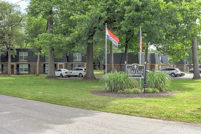 Foto principal - Wind Crest Apartments & Townhomes