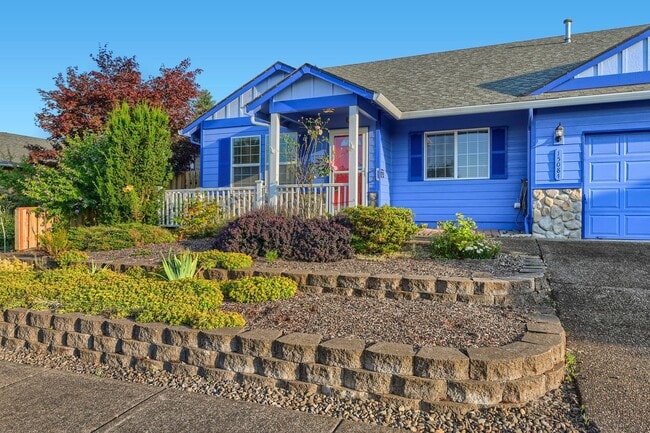 Photo - Single-Level 4BR/2BA Ranch — Spacious 3-Car Garage & Low-Maintenance Yard (Oregon City / Fairway ...