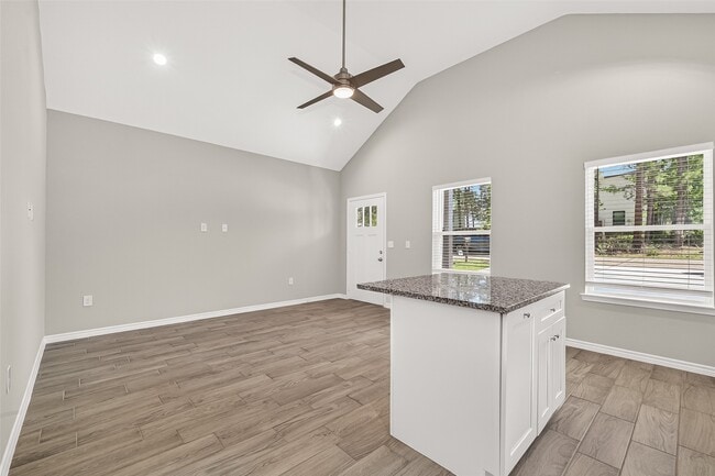 Photo - 352 Westchase St