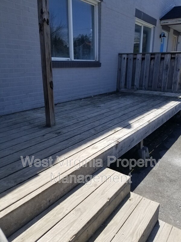 200 Lewis St Townhome Townhome Rental in Oak Hill WV