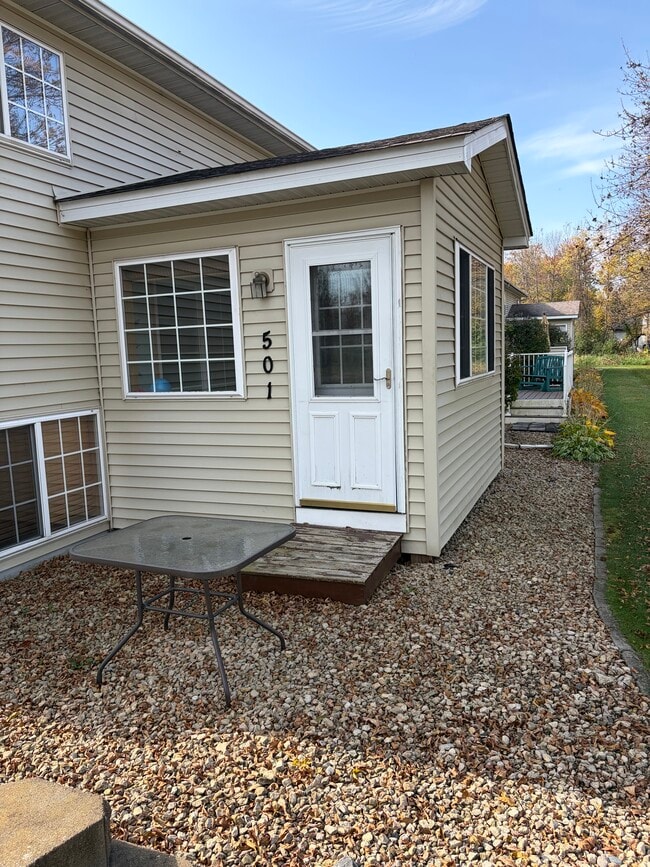 Photo - 501 Creekside Dr
