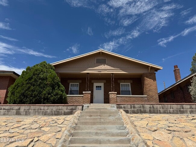 Photo - 1606 Hawthorne St