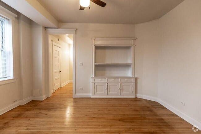 Building Photo - 2 bedroom in Chicago IL 60613 Unit 2N Rental
