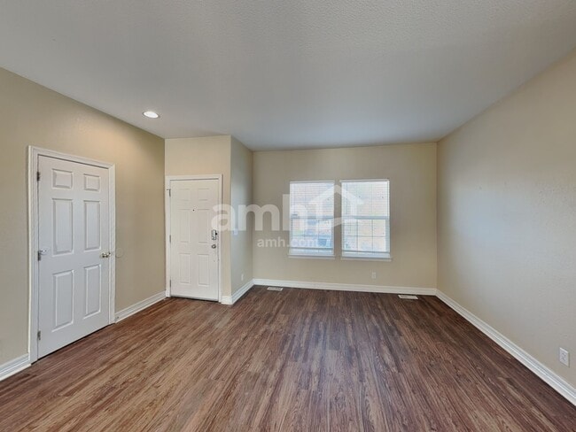 Photo - 13945 Jasmine St