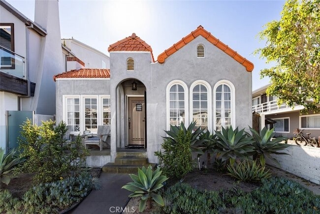 Photo - 1113 W Balboa Blvd House