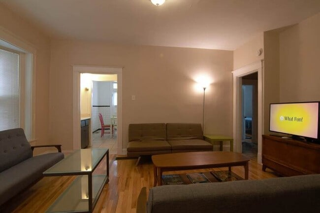 Building Photo - 6009 Kingsbury Ave Unit 1st Floor Rental