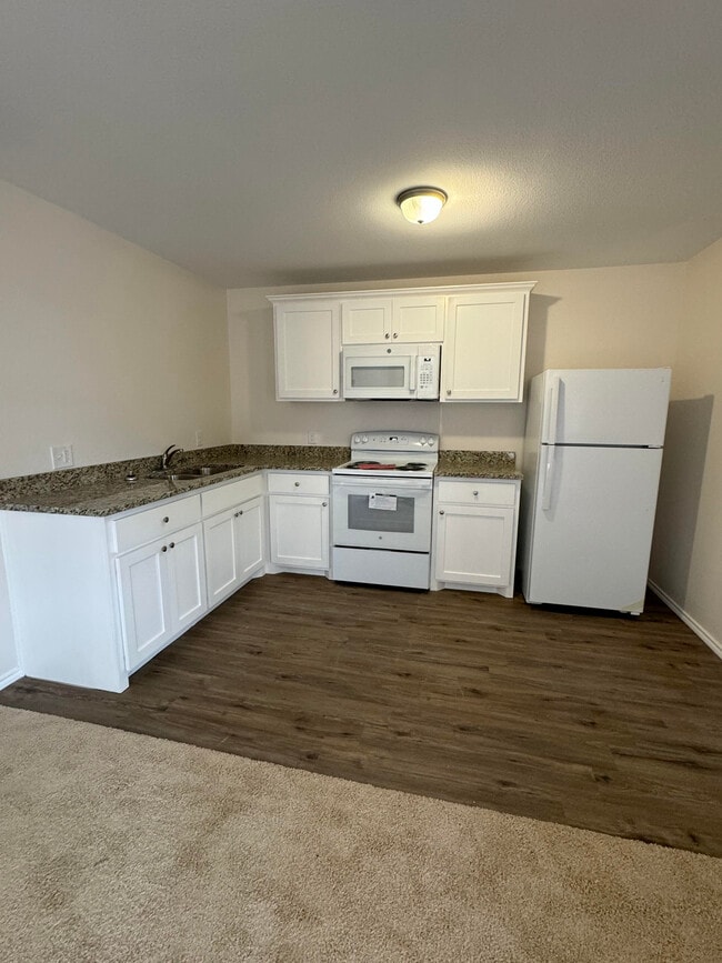 Building Photo - Suites @ Big Spring Rental
