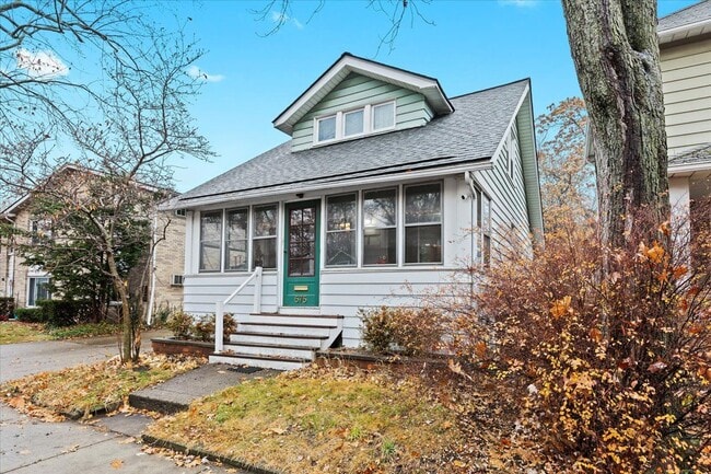 Photo - 575 E Lewiston Ave