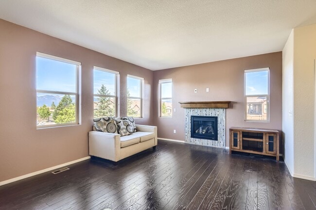 Photo - Flying Horse home for rent on Cake Bread!