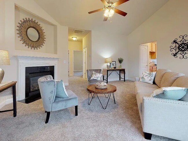 Photo - 323 Huntwood Dr