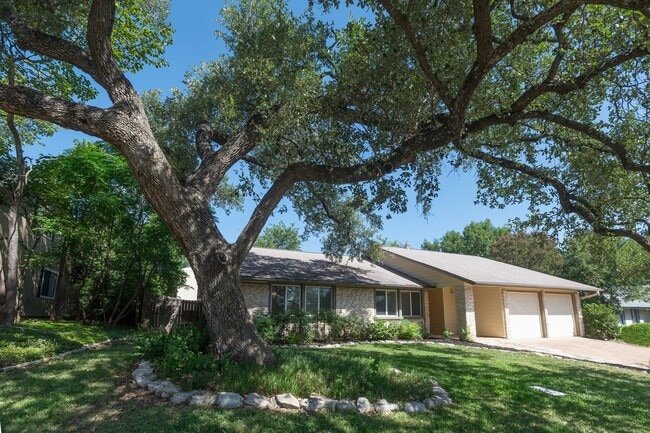 Building Photo - Single Story, Energy Efficient Home - Move...