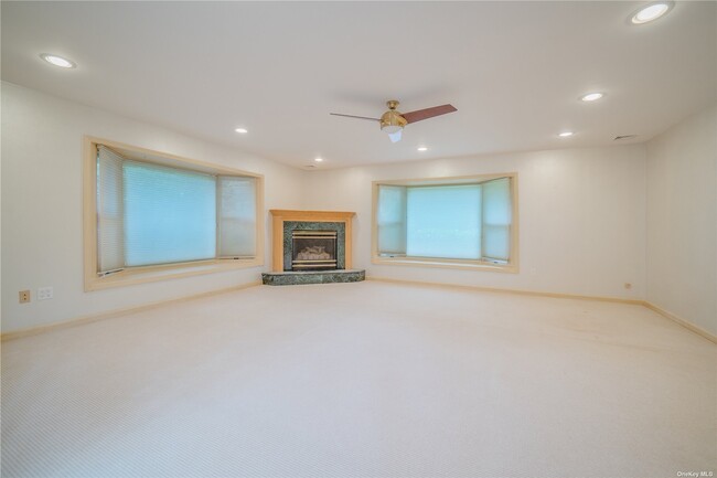 Photo - 15 Remsens Ln