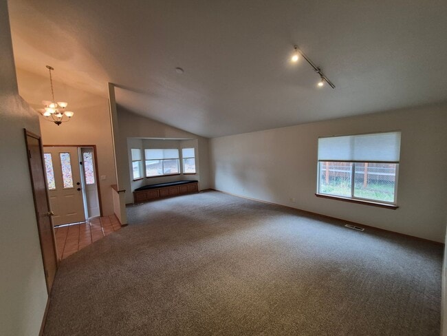 Photo - 3BR/2BA NE Bend Home