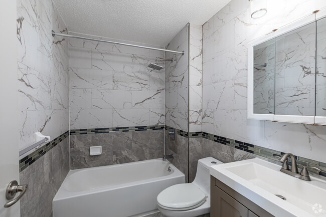 2BR, 1BA - Bathroom