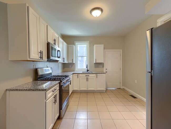 Photo - 4 Bedroom Home