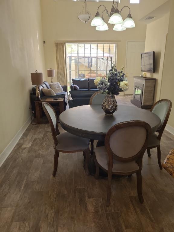 Photo - 539 Hedgewood Dr