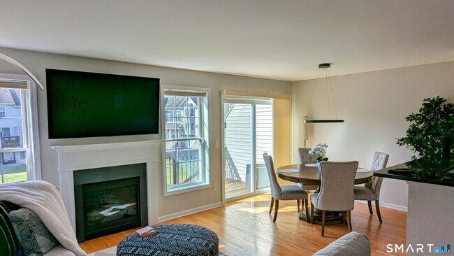 Photo - 1306 Briar Woods Ln Unidad 1306