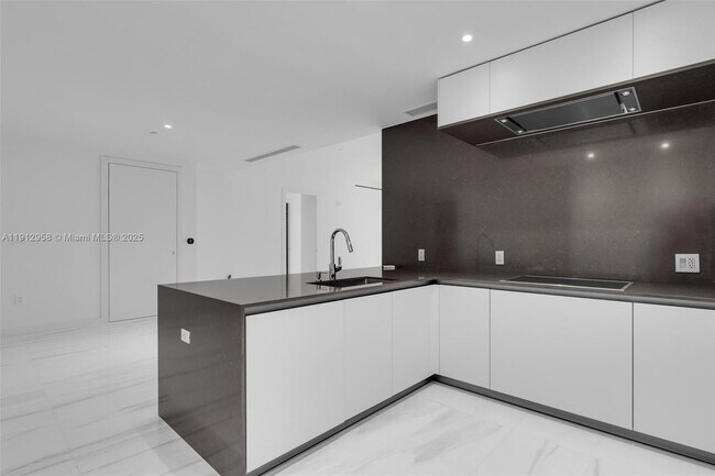 Photo - 300 Biscayne Blvd Way Unit 3009