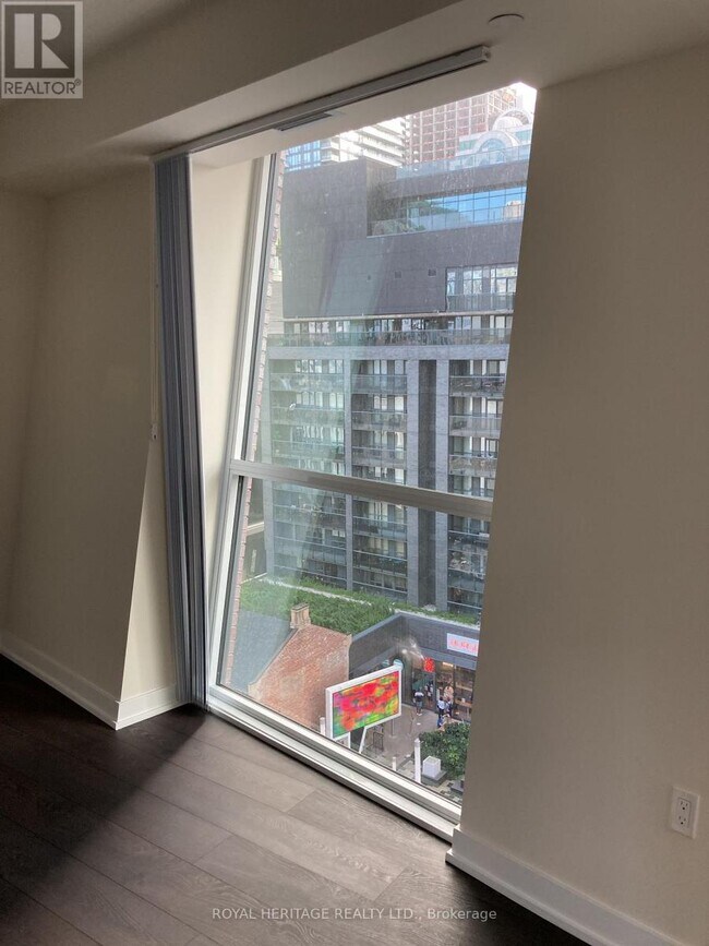 Photo - 99 John St Unité 6