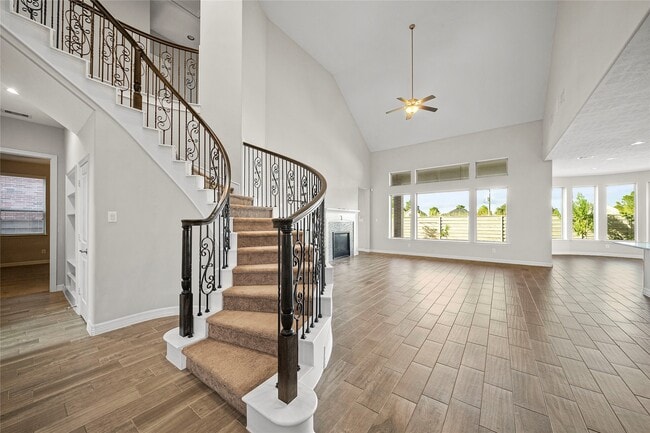 Photo - 2823 Maple Oak Ln